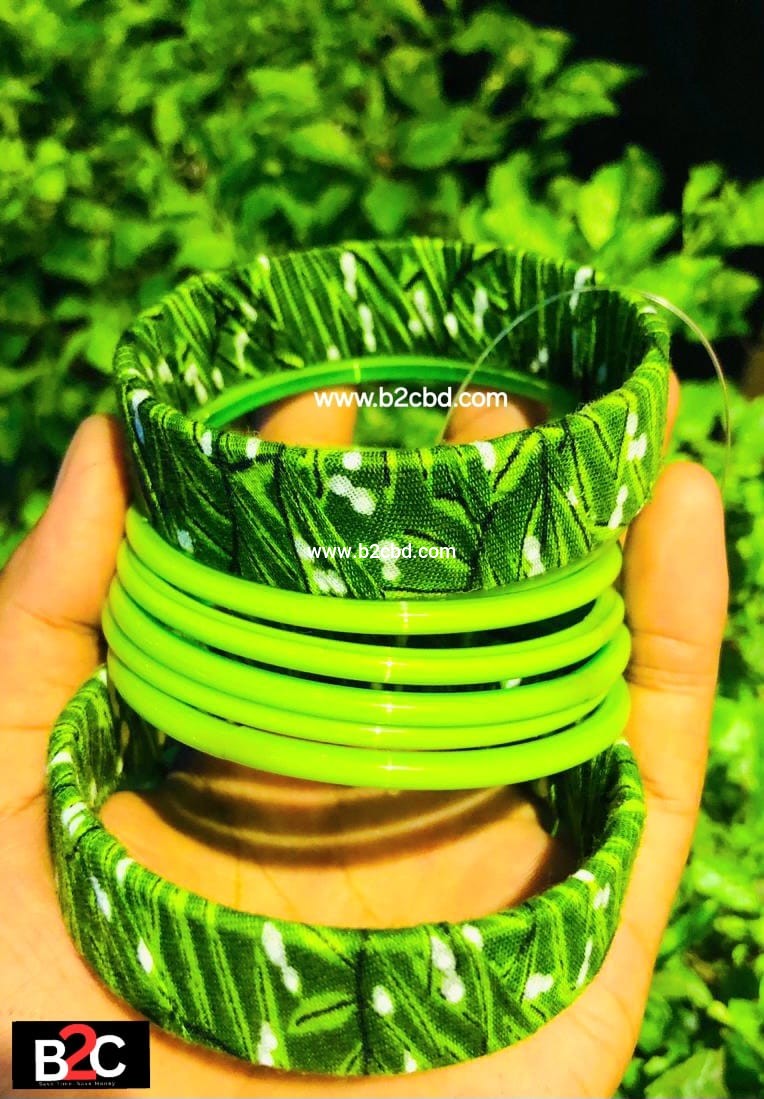 হাতের চুড়িগুলোও যেন বলছে, “আজ মনটা বেশ ভালো! - Handmade Bangles